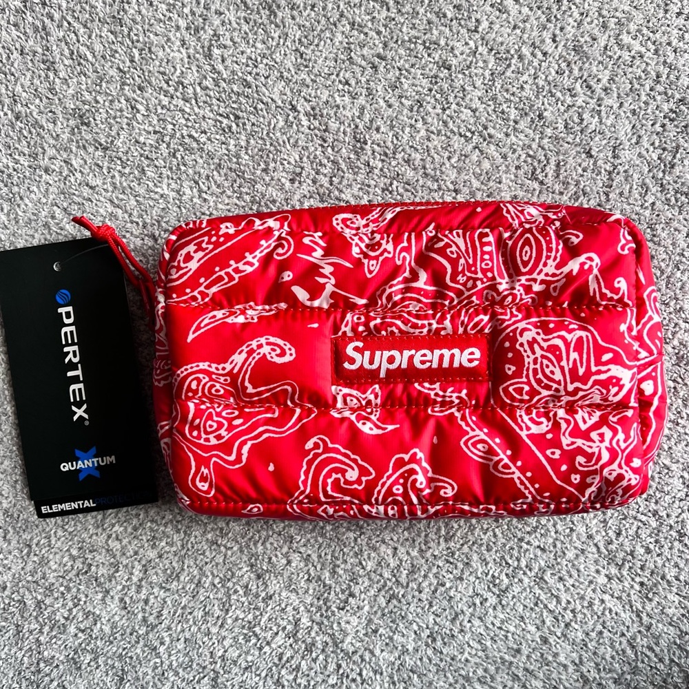 Supreme Puffer Pouch, red, 1.5 L